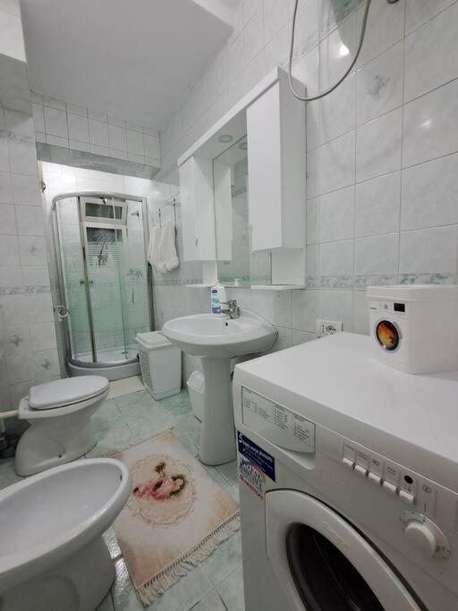 Quiet, Cozy, Luminous Apartment Тирана Екстериор снимка