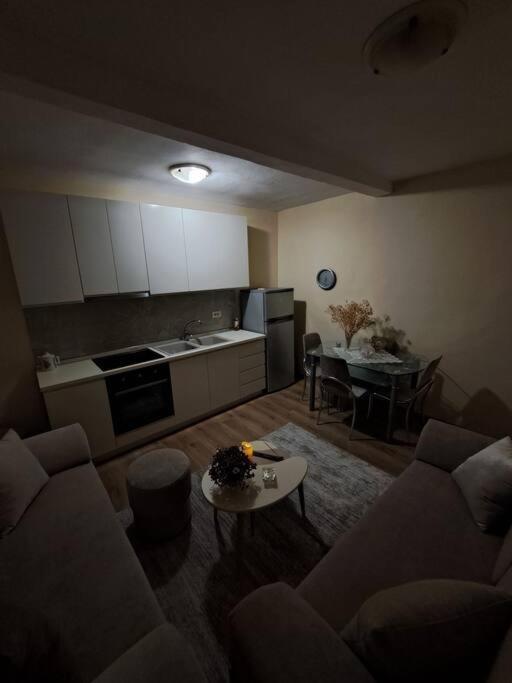 Quiet, Cozy, Luminous Apartment Тирана Екстериор снимка